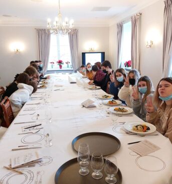 Przy stole - o kulturze i historii – savoir-vivre